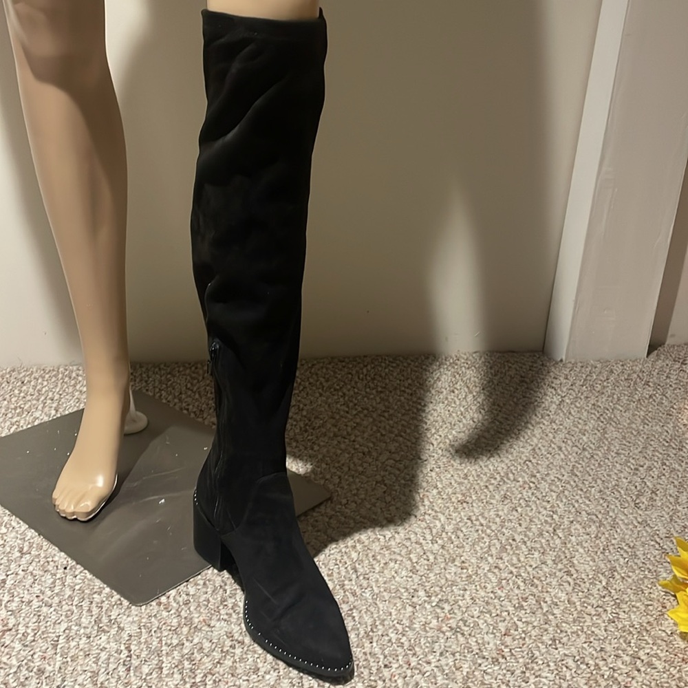 Steve Madden knee high black boots Size 9.5